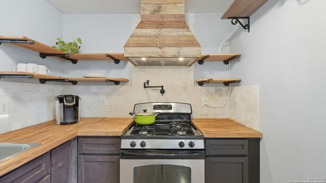 8715 Cape Valley, San Antonio, TX 78227