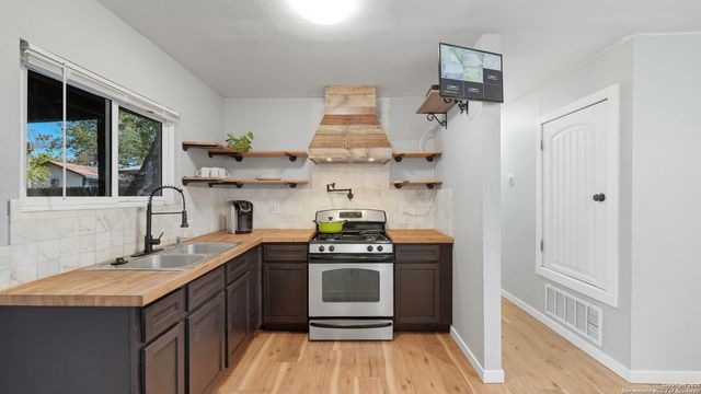 8715 Cape Valley, San Antonio, TX 78227