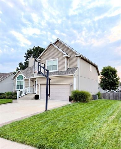 1301 Tabitha Lane, Greenwood, MO 64034