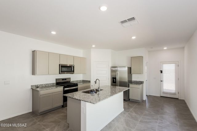 7570 S Celina Way, Tucson, AZ 85756