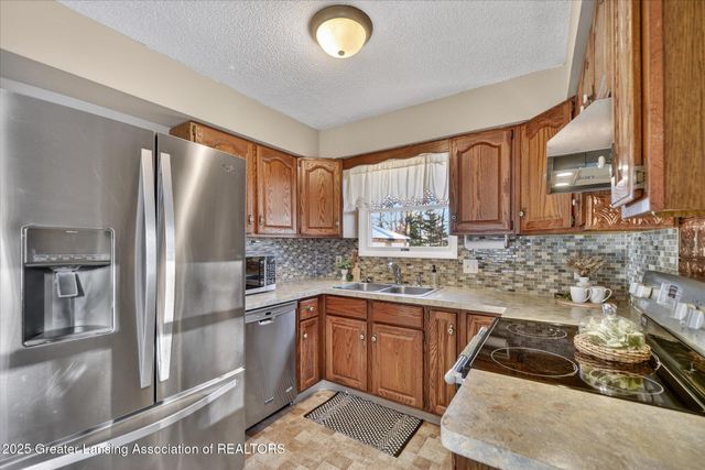 10391 Hardwood Trail, Perrinton, MI 48871