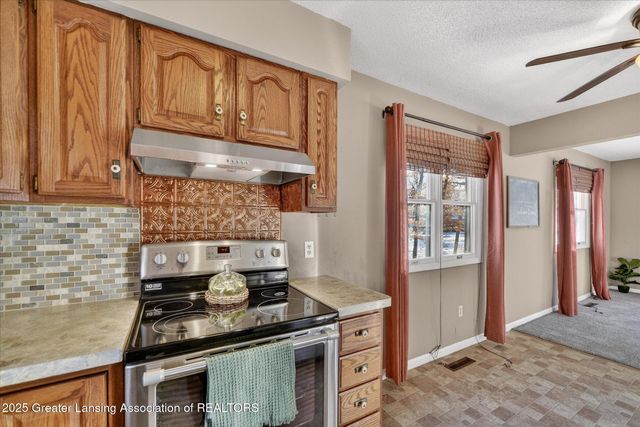 10391 Hardwood Trail, Perrinton, MI 48871