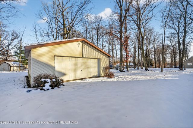 10391 Hardwood Trail, Perrinton, MI 48871