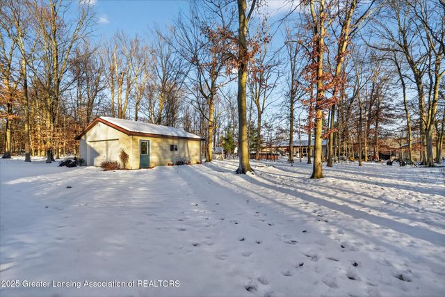 10391 Hardwood Trail, Perrinton, MI 48871