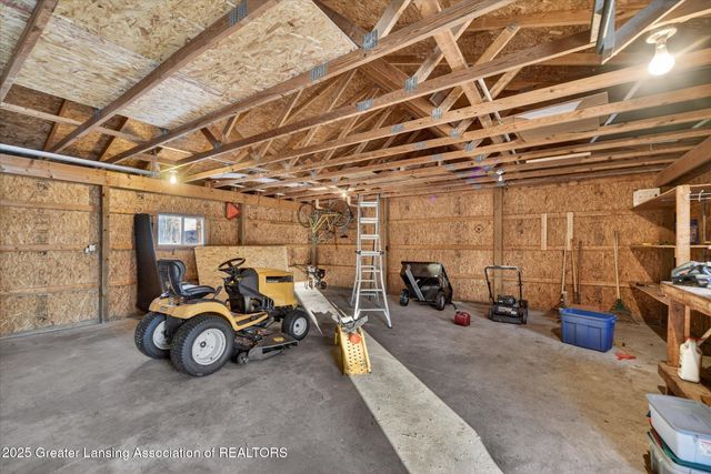 10391 Hardwood Trail, Perrinton, MI 48871