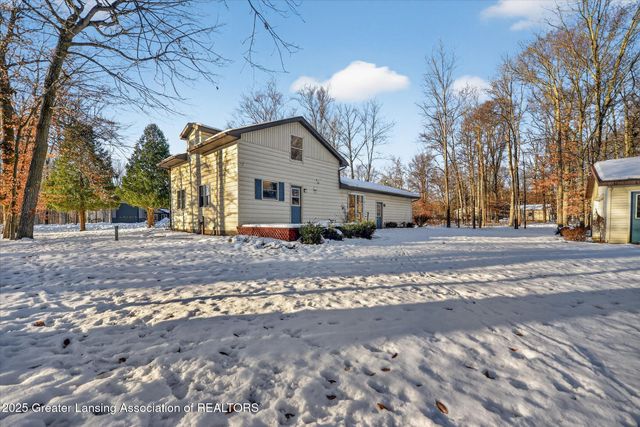 10391 Hardwood Trail, Perrinton, MI 48871