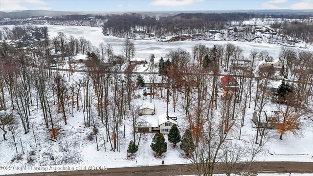 10391 Hardwood Trail, Perrinton, MI 48871