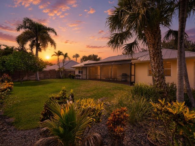 9746 SE Landing Place, Tequesta, FL 33469
