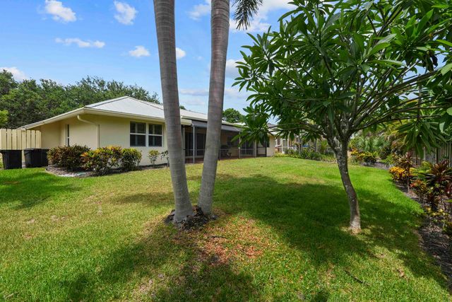9746 SE Landing Place, Tequesta, FL 33469