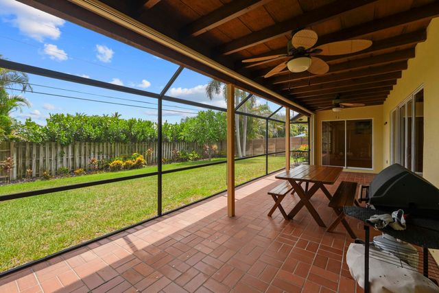 9746 SE Landing Place, Tequesta, FL 33469
