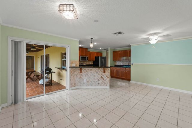 9746 SE Landing Place, Tequesta, FL 33469