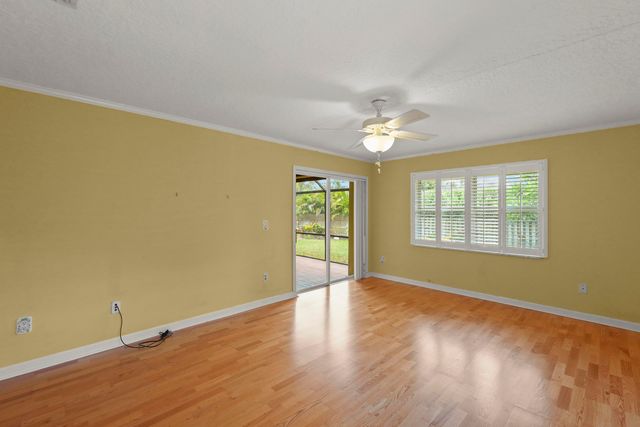 9746 SE Landing Place, Tequesta, FL 33469