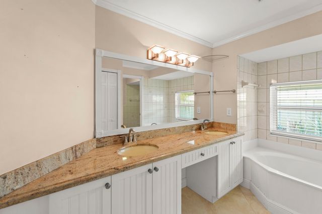 9746 SE Landing Place, Tequesta, FL 33469