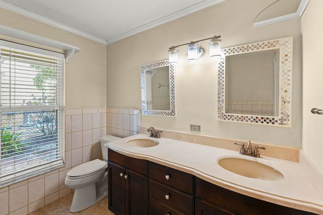 9746 SE Landing Place, Tequesta, FL 33469