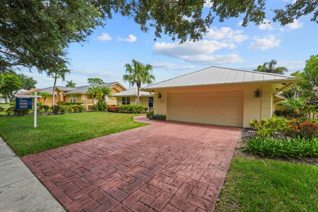 9746 SE Landing Place, Tequesta, FL 33469