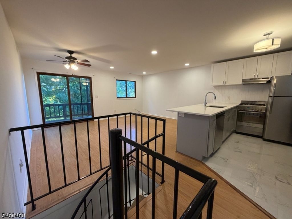 4 Davos Dr 9, Vernon Twp., NJ 07462 — exterior
