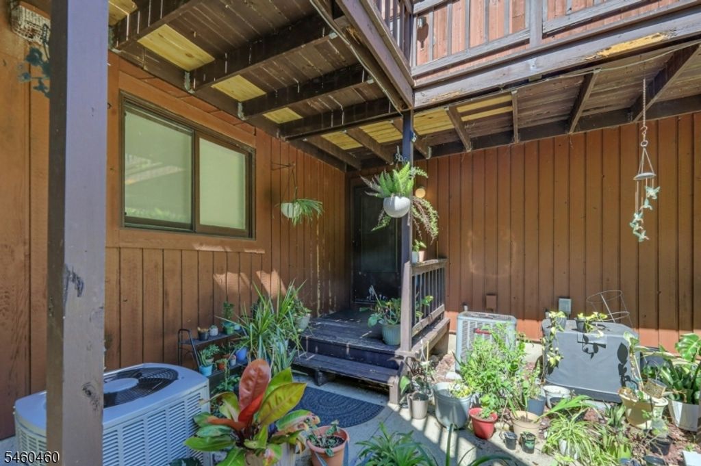 4 Davos Dr 9, Vernon Twp., NJ 07462 — photo 3