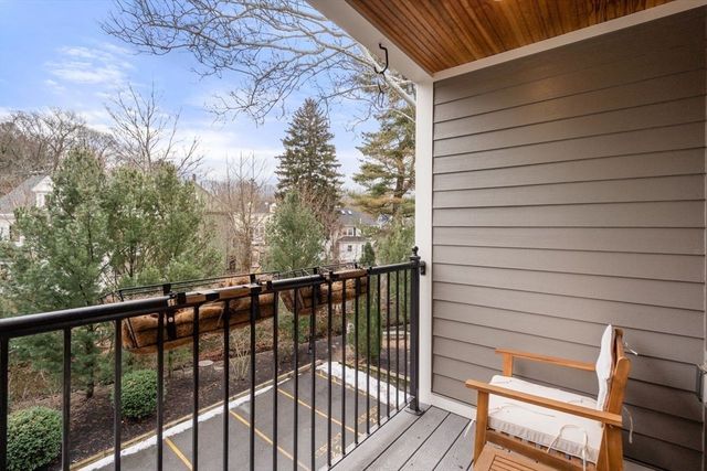 36 Central Ave 4, Milton, MA 02186