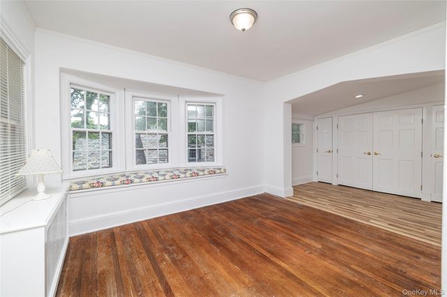 210 Demott Avenue, Rockville Centre, NY 11570