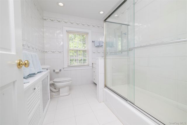 210 Demott Avenue, Rockville Centre, NY 11570