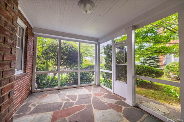 210 Demott Avenue, Rockville Centre, NY 11570