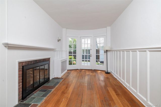 210 Demott Avenue, Rockville Centre, NY 11570