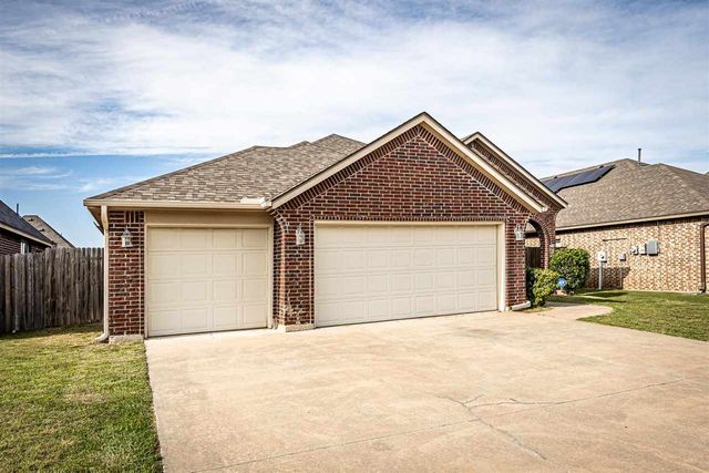 7705 SW Marshall, Lawton, OK 73505