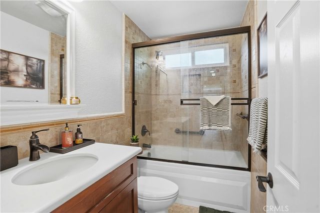 25737 Tamarisk Place, Valencia, CA 91355