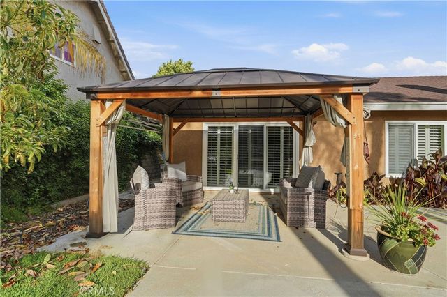 25737 Tamarisk Place, Valencia, CA 91355