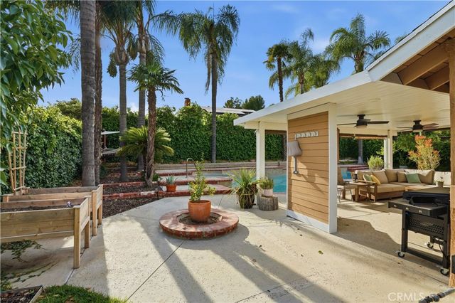 25737 Tamarisk Place, Valencia, CA 91355