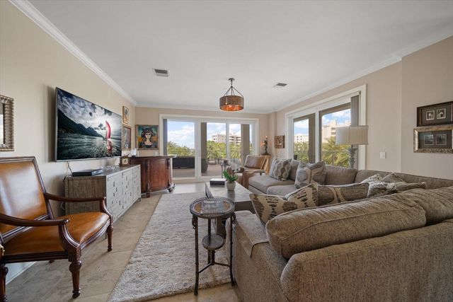 145 BELLEVIEW BOULEVARD 201, Belleair, FL 33756