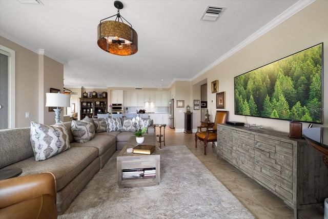 145 BELLEVIEW BOULEVARD 201, Belleair, FL 33756
