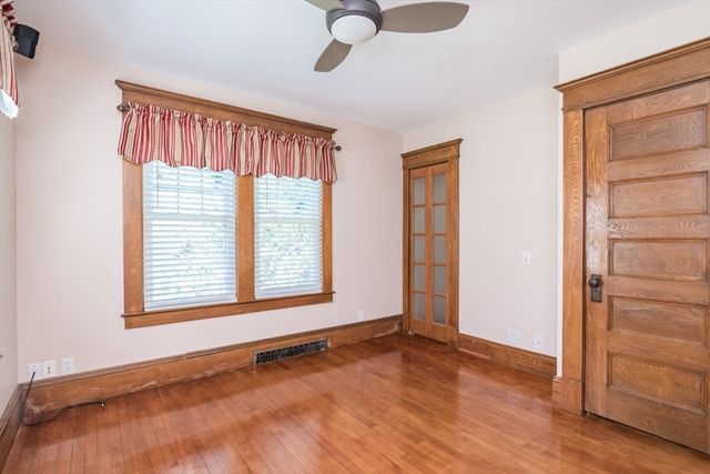 20 Woodlawn Pl, Longmeadow, MA 01106