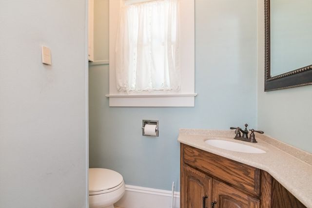 20 Woodlawn Pl, Longmeadow, MA 01106