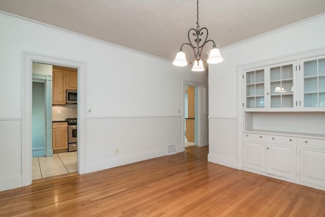 20 Woodlawn Pl, Longmeadow, MA 01106