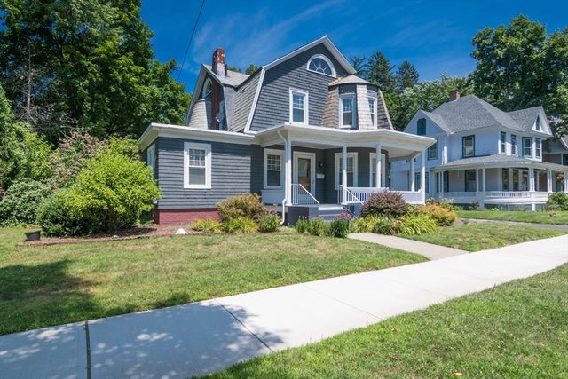 20 Woodlawn Pl, Longmeadow, MA 01106