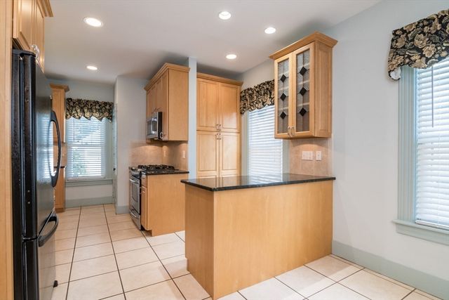 20 Woodlawn Pl, Longmeadow, MA 01106