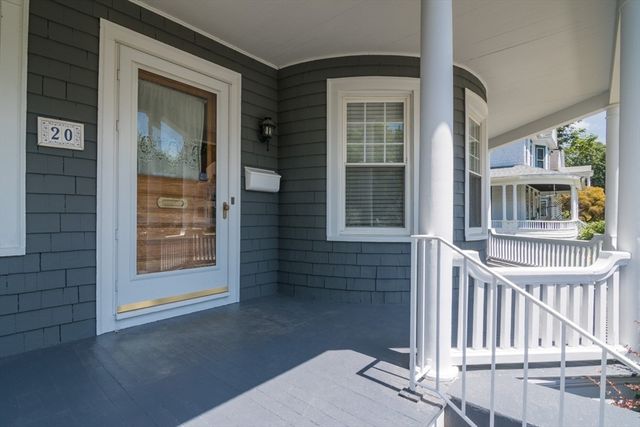 20 Woodlawn Pl, Longmeadow, MA 01106
