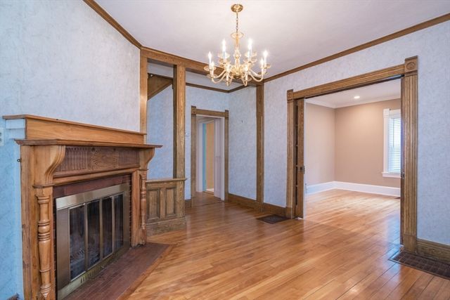 20 Woodlawn Pl, Longmeadow, MA 01106