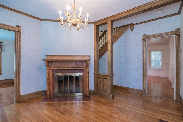 20 Woodlawn Pl, Longmeadow, MA 01106
