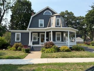 20 Woodlawn Pl, Longmeadow, MA 01106