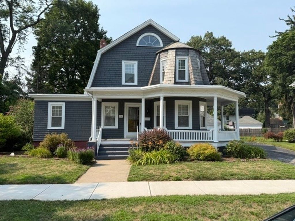 20 Woodlawn Pl, Longmeadow, MA 01106