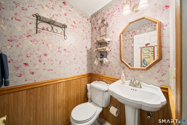 1 Lake Drive, Oxford, CT 06478