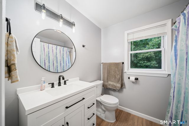 1 Lake Drive, Oxford, CT 06478