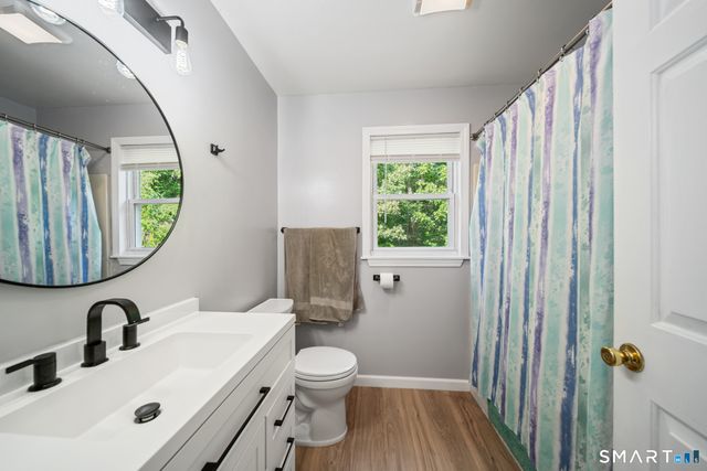 1 Lake Drive, Oxford, CT 06478