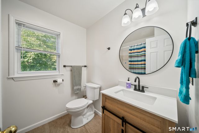 1 Lake Drive, Oxford, CT 06478