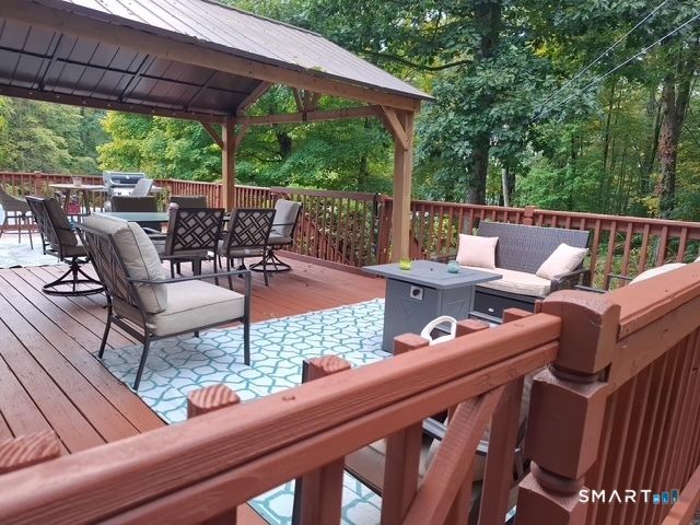 1 Lake Drive, Oxford, CT 06478