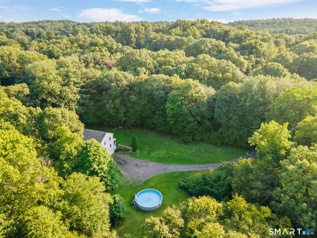 1 Lake Drive, Oxford, CT 06478