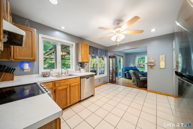 1 Lake Drive, Oxford, CT 06478