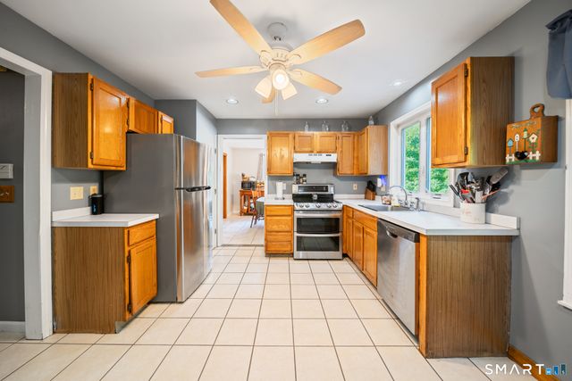 1 Lake Drive, Oxford, CT 06478